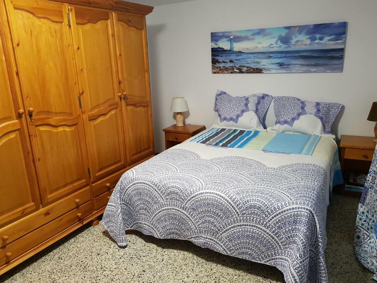 Bed And Breakfast By The Sea Pozo Izquierdo Bagian luar foto