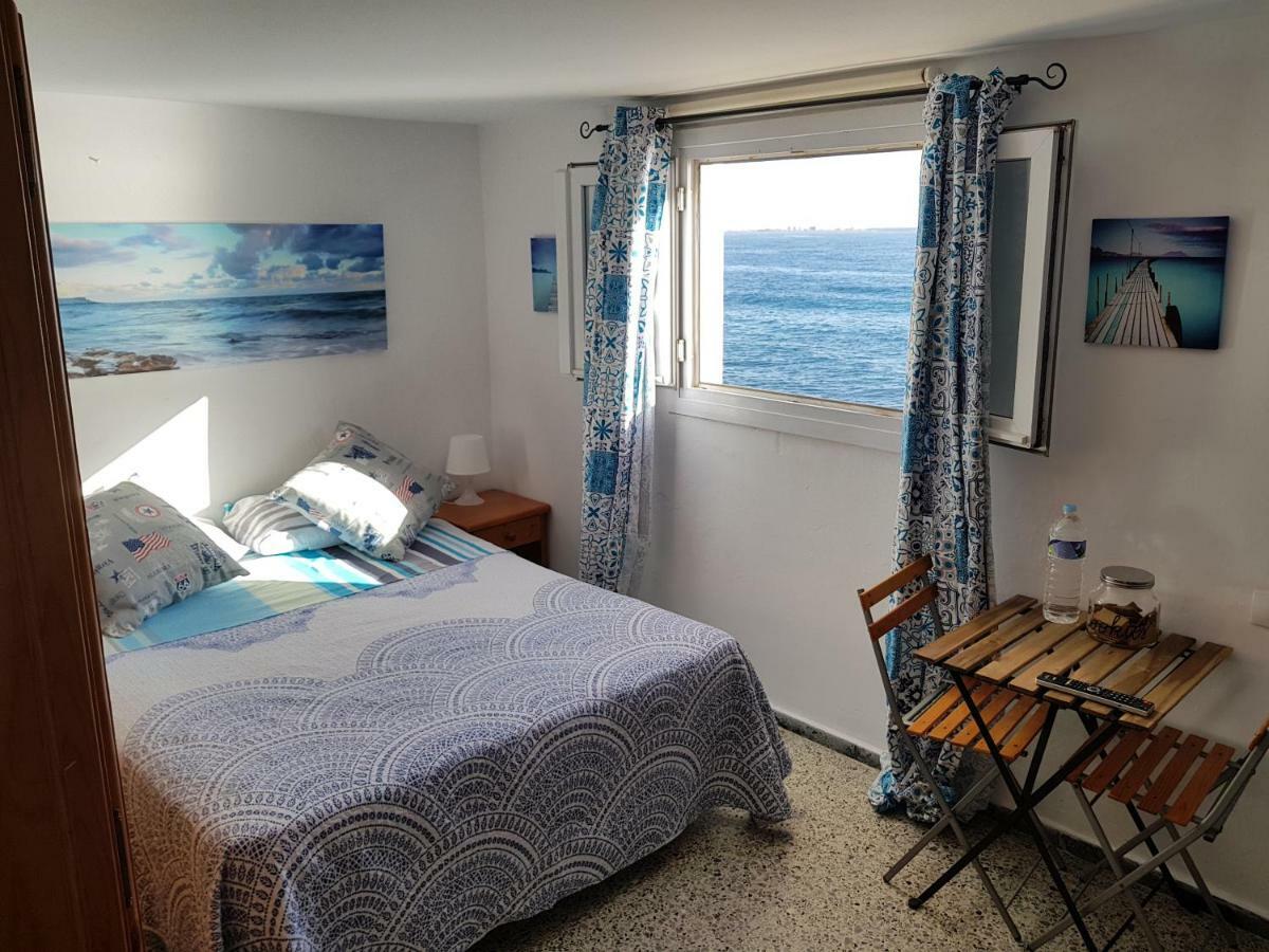 Bed And Breakfast By The Sea Pozo Izquierdo Bagian luar foto