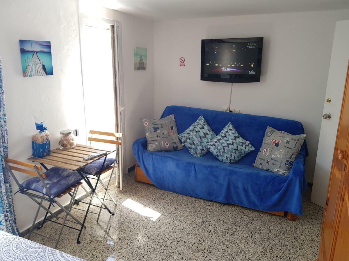 Bed And Breakfast By The Sea Pozo Izquierdo Bagian luar foto