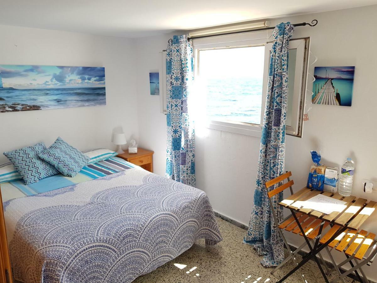 Bed And Breakfast By The Sea Pozo Izquierdo Bagian luar foto